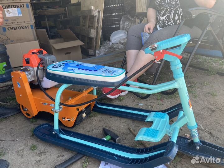 Детский снегокат с мотором для детей и взрослых