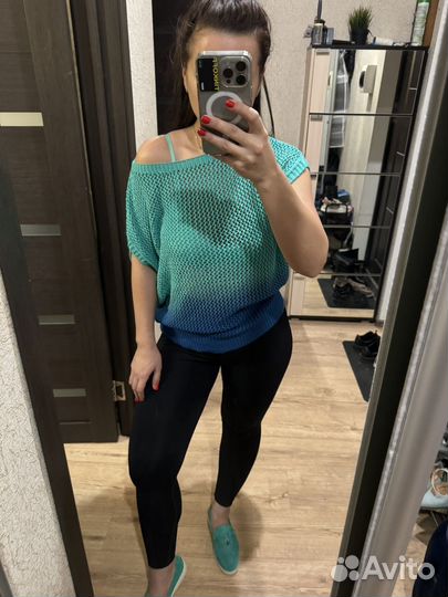 Свитер женский