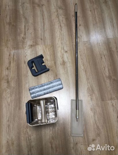 Швабра и ведро с отжимом