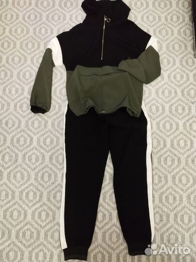 Спортивный костюм женский