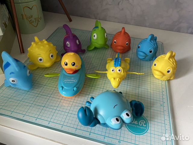 Игрушки для ванной и развивающий коврик