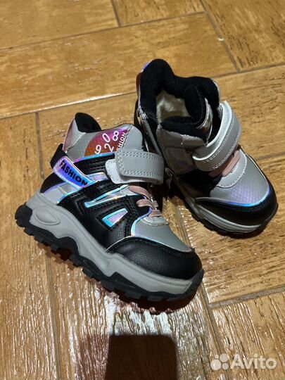 Зимние ботинки для девочки 23