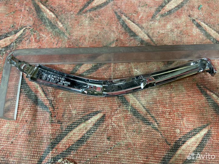 Молдинг переднего бампера правый Mitsubishi Outlan