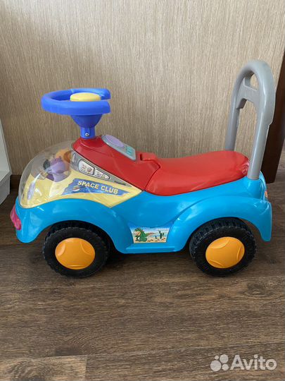 Машинка-каталка детская