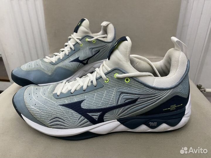 Кроссовки волейбольные Mizuno wave luminous 2