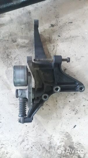 Кронштейн генератора Mercedes Benz Actros