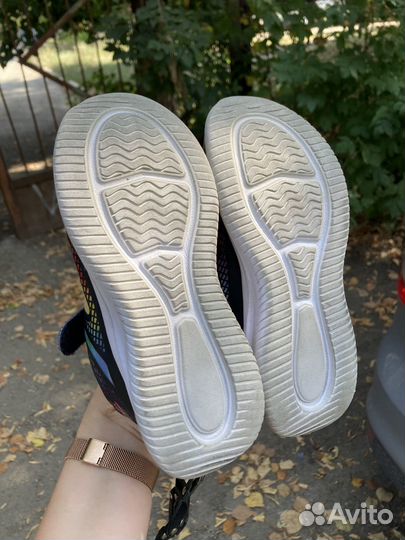 Кроссовки на девочку 31