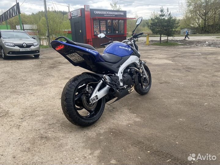 Suzuki GSR 600