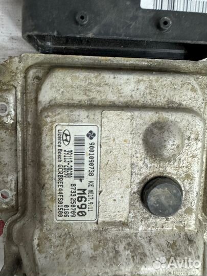 Блок управления двигателем Hyundai Solaris 1