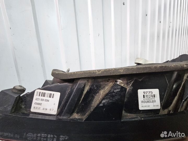 Фонарь задний правый Mercedes S221