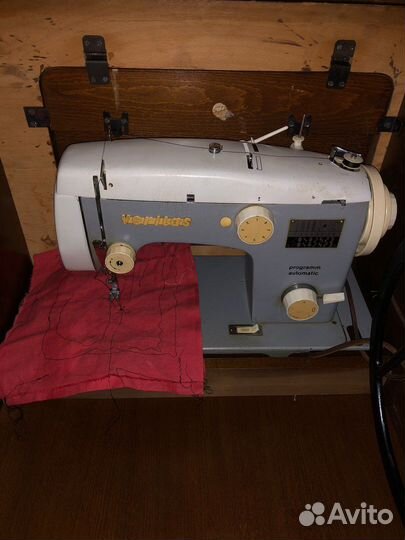 Швейная машинка Чайка