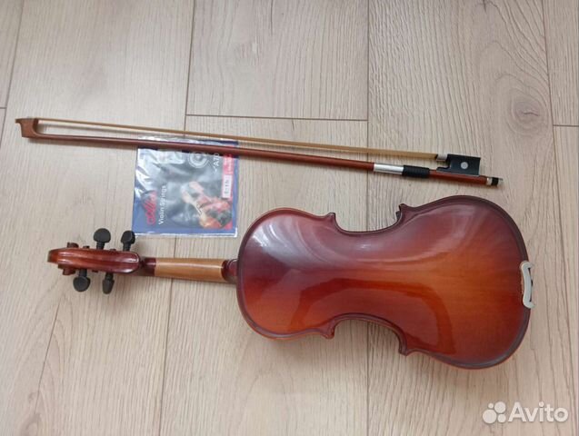 Скрипка 1/8 со смычком и 4ой струной объявление продам
