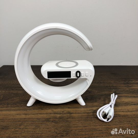 Умная RGB лампа с колoнкой и бeспpoводной зapядкой