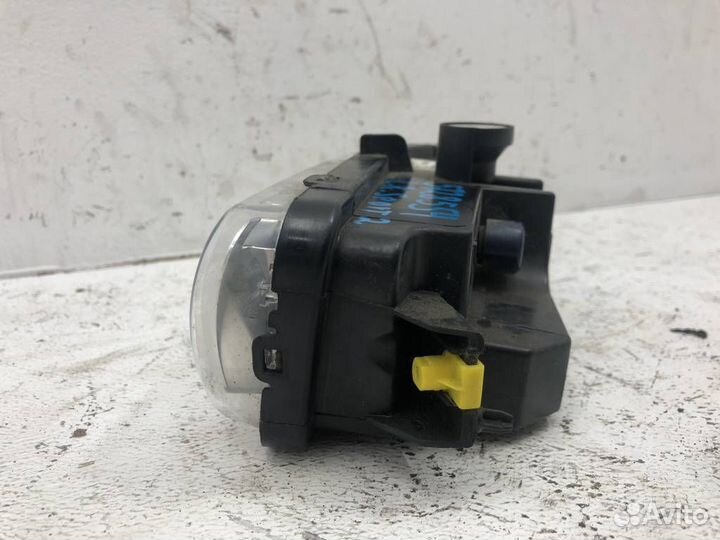 Фара противотуманная левая