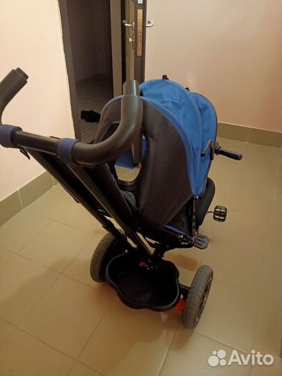 Детский велосипед с ручкой