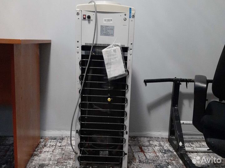 Куллер для воды бу напольный