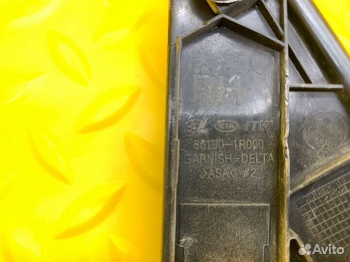 Накладка крепления зеркала Hyundai Solaris седан