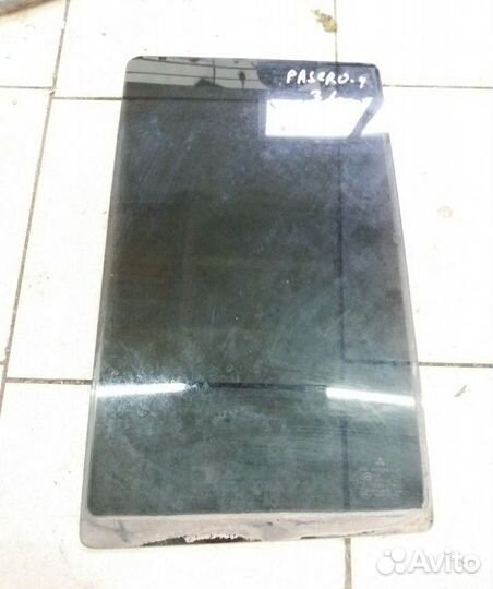 Форточка задней левой двери Mitsubishi Pajero 4