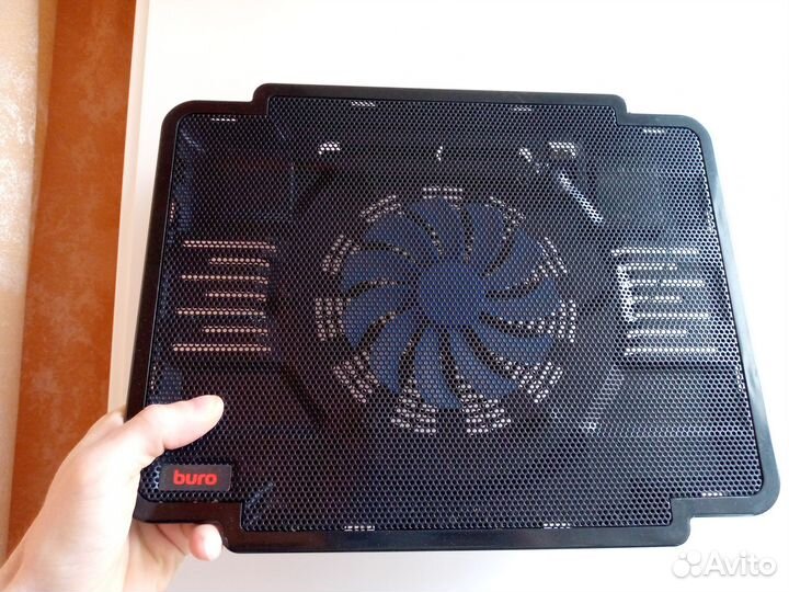 Охлаждающая подставка для ноутбука