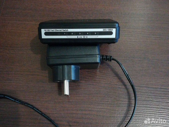 Коммутатор D-link DES-1005A