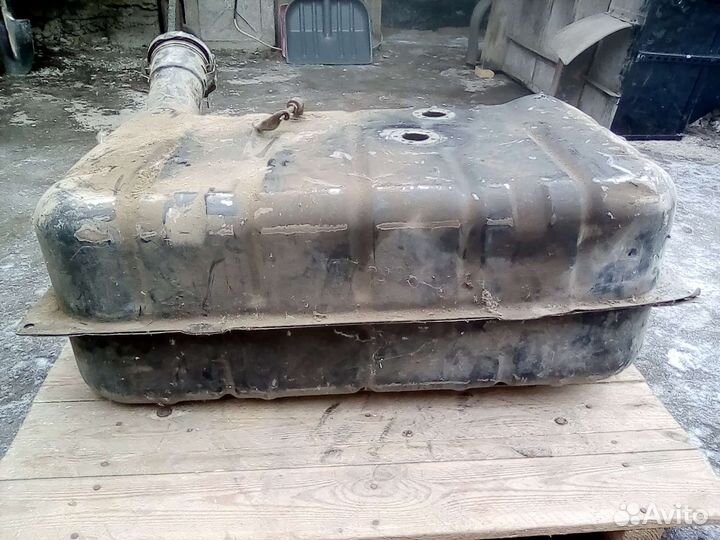 Топливный бак на газон