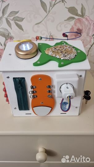 Бизиборд домик