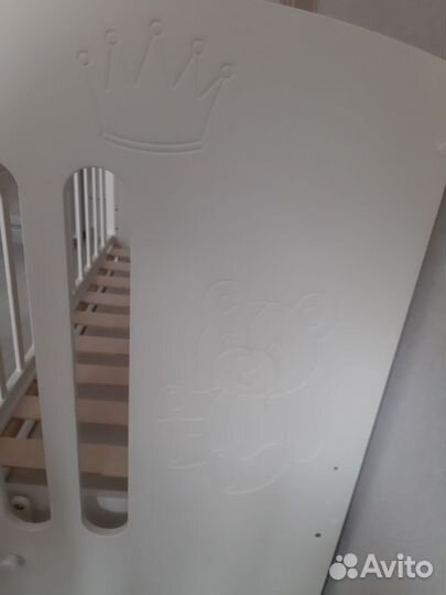 Кровать с маятником