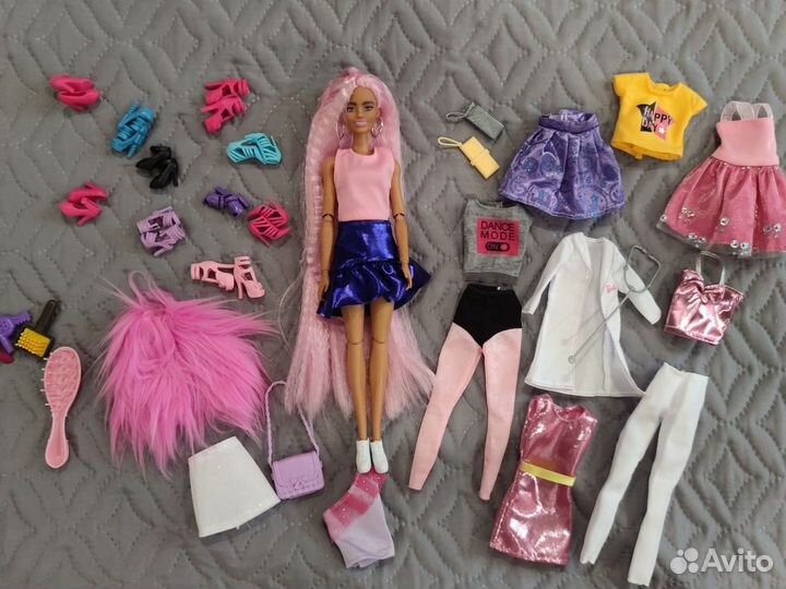Игрушки пакетом Барби с одеждой, аксессуары