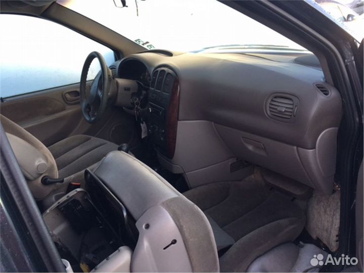 Разбор на запчасти Chrysler Voyager