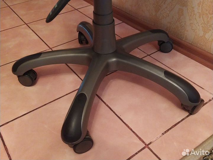 Компьютерное кресло