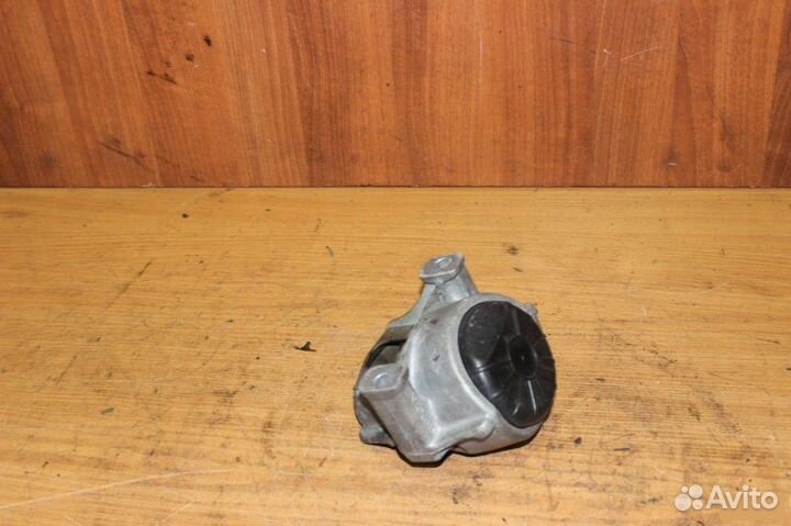Подушка двигателя (опора) 8R0199381AL правая Audi