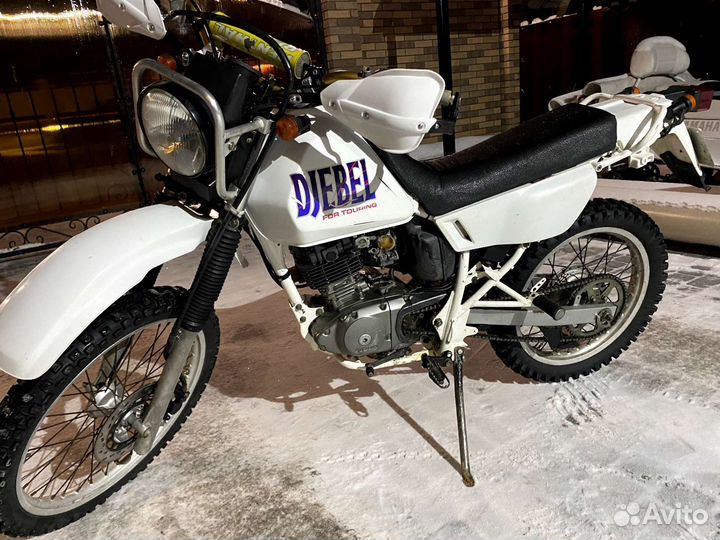 Suzuki Djebel 125