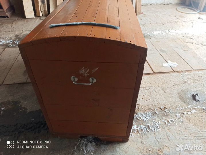 Сундук деревянный