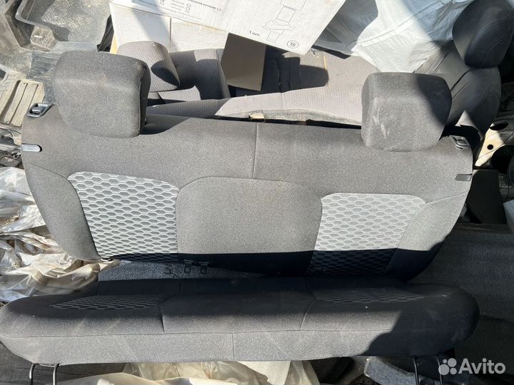 Сиденье заднее LADA Granta FL седан