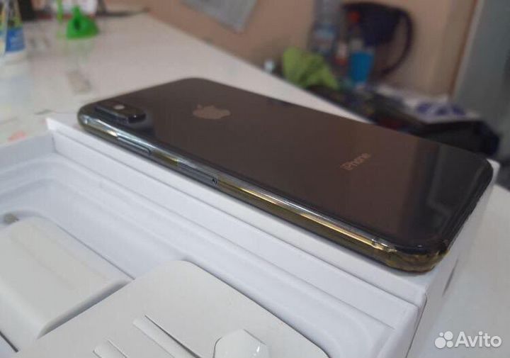 iPhone Xs, 64 ГБ