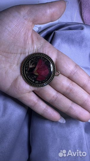 Кулон с сухоцветом