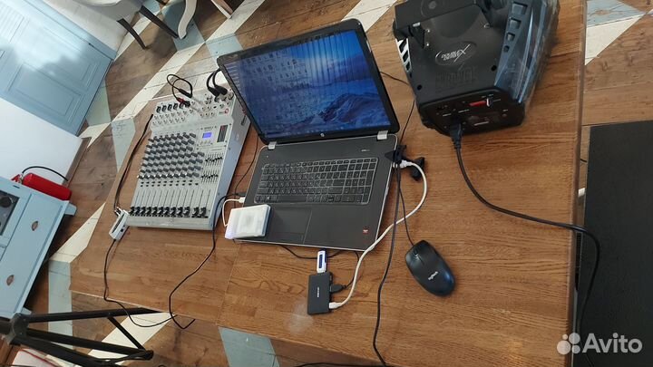 Dj, Диджей со своей аппаратурой