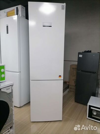 Холодильник новый Bosch Serie 4 VitaFres белый