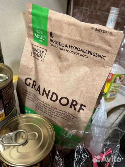 Корм для собаки, общим весом 6.5 кг