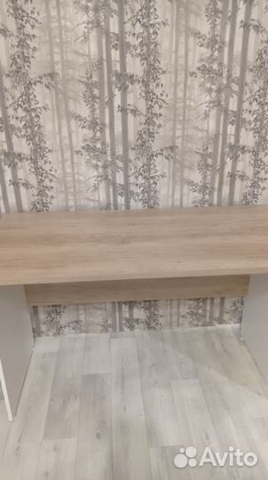 Большой компьютерный стол