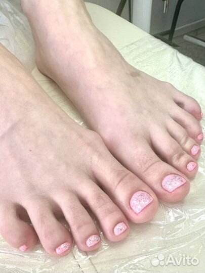 Маникюр и педикюр на дому