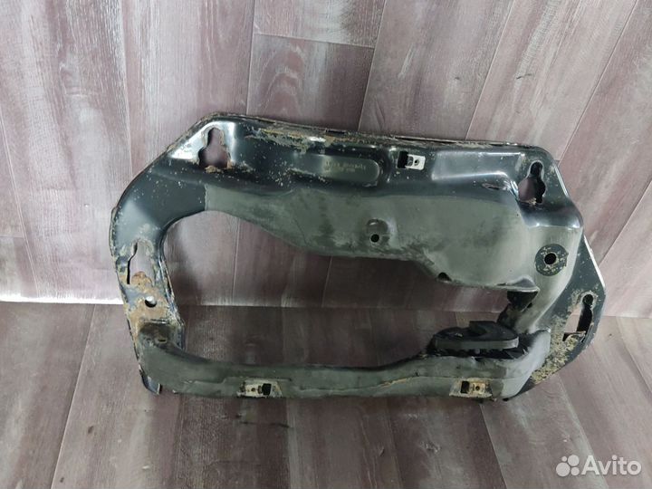 Траверса АКПП BMW X5 E70