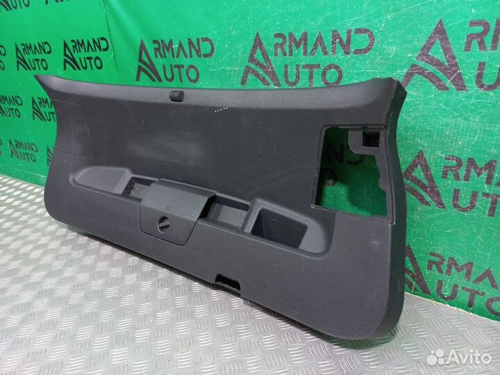 Обшивка двери багажника Volkswagen Tiguan 2