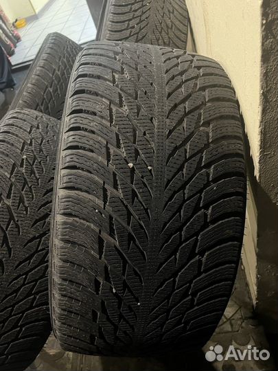 Nokian Tyres Hakkapeliitta R3 245/40 R20 и 275/35 R20