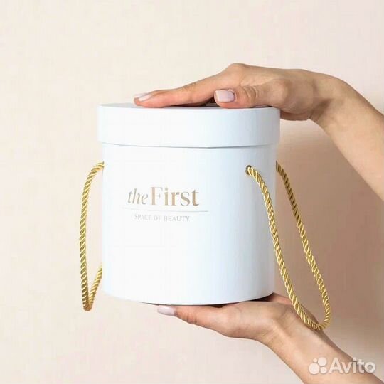 Шляпная коробка на заказ с лого