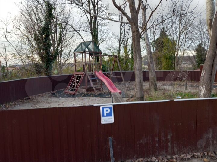 Дом 226,9 м² на участке 4 сот.