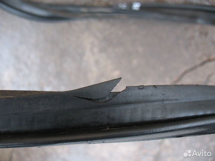 Уплотнитель багажника Kia Spectra