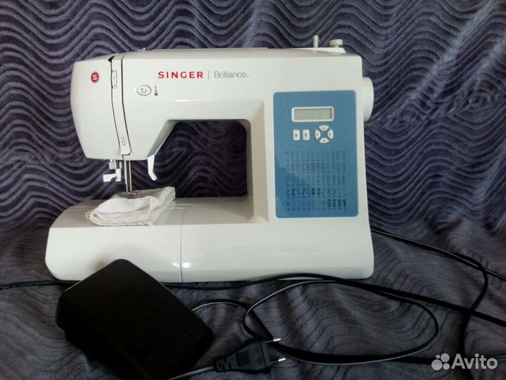 Швейная машинка зингер