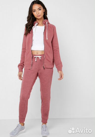 Костюм оригинал нов reebok