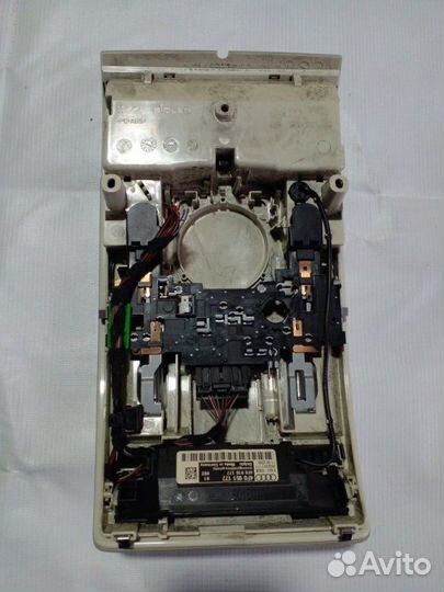 Плафон подсветки салона Audi Audi A6 C6 2.0 BRE